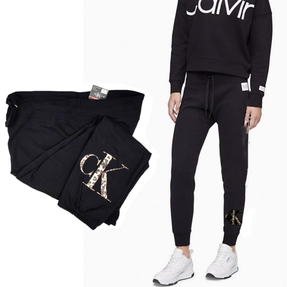 Calvin Klein Pants - NWT Calvin Klein French Terry Drawstring Joggers